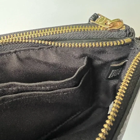 Coach Signature Brown and Black double zip wristlet in Signature Canvas - Picture 4 of 6